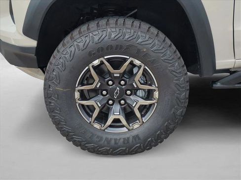 New 2026 Chevrolet Colorado ZR2 w/ Technology Package AWD/4WD image 10