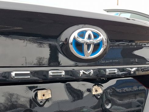 Used 2021 Toyota Camry LE image 30