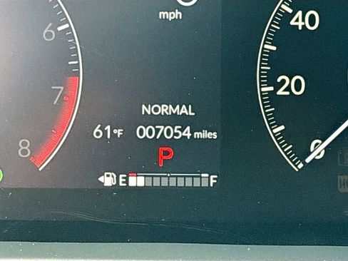 Used 2025 Honda HR-V LX image 12