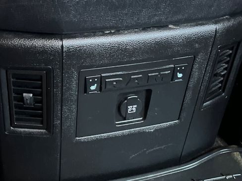 Used 2017 RAM 1500 Laramie Longhorn image 15