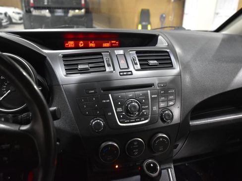 Used 2014 MAZDA MAZDA5 Touring image 19