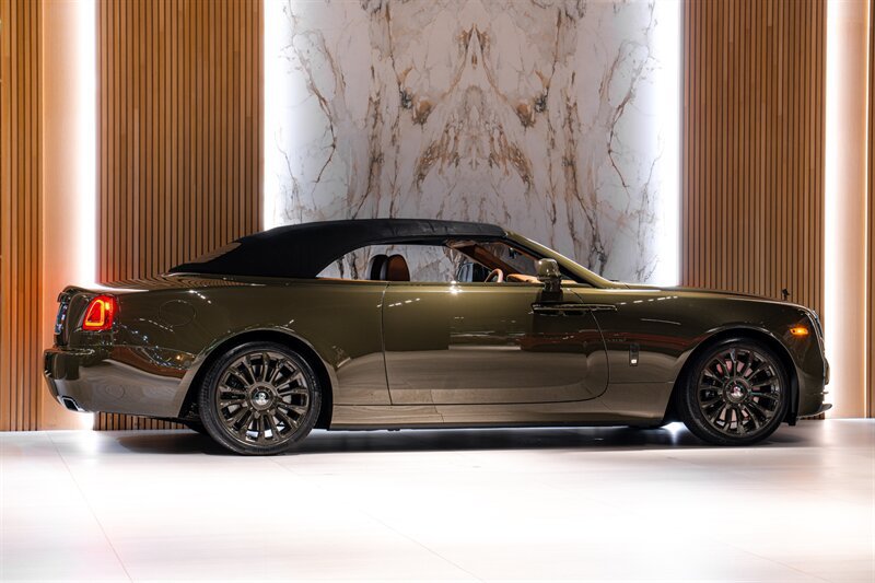 Used 2021 Rolls-Royce Dawn RWD image 7