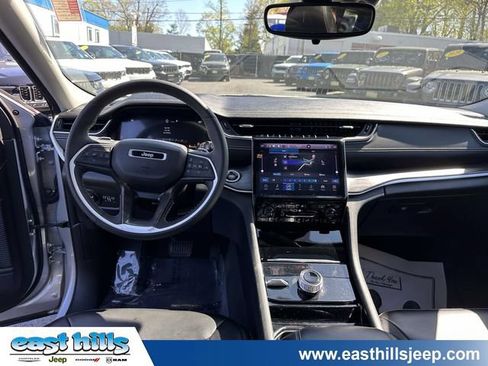 Used 2023 Jeep Grand Cherokee L Limited AWD/4WD image 21