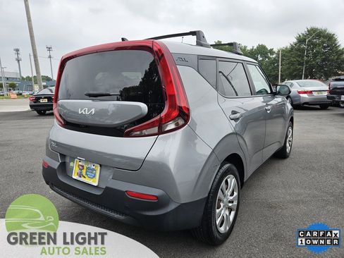 Used 2022 Kia Soul LX image 5