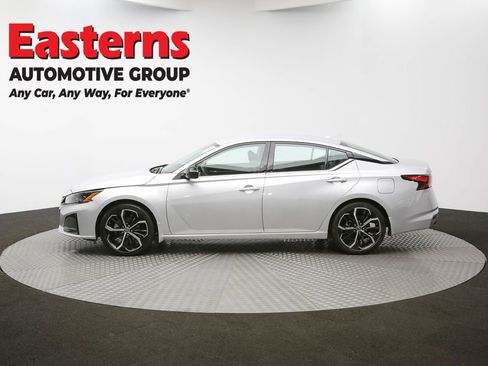 Used 2023 Nissan Altima 2.5 SR FWD image 56