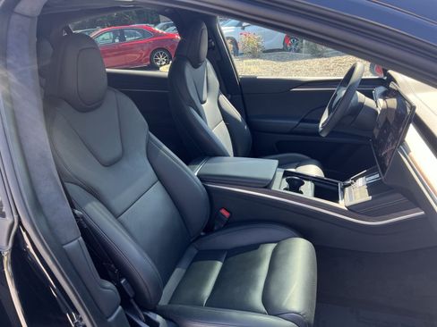 Used 2025 Tesla Model X AWD/4WD image 27