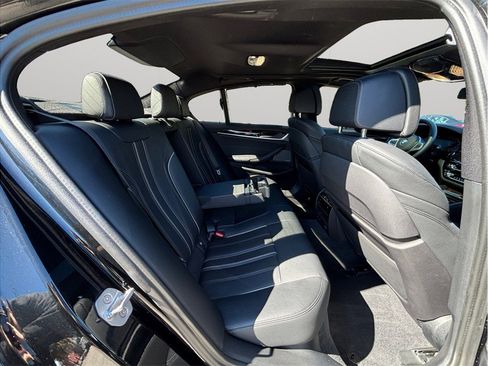 Used 2020 BMW M550i xDrive w/ Executive Package image 50