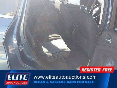 Used 2018 Ford Escape SE image 16