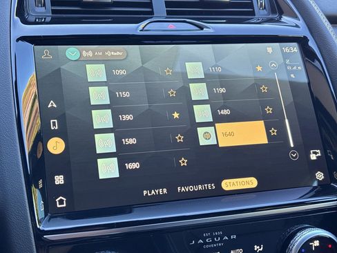 Used 2024 Jaguar E-PACE R-Dynamic SE image 23