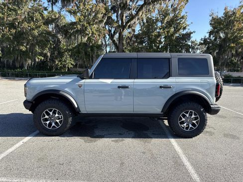 Used 2024 Ford Bronco Badlands image 6