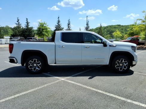 Certified 2023 GMC Sierra 1500 SLT w/ SLT Premium Plus Package AWD/4WD image 4