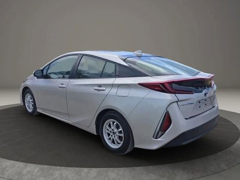Used 2021 Toyota Prius Prime XLE FWD image 5