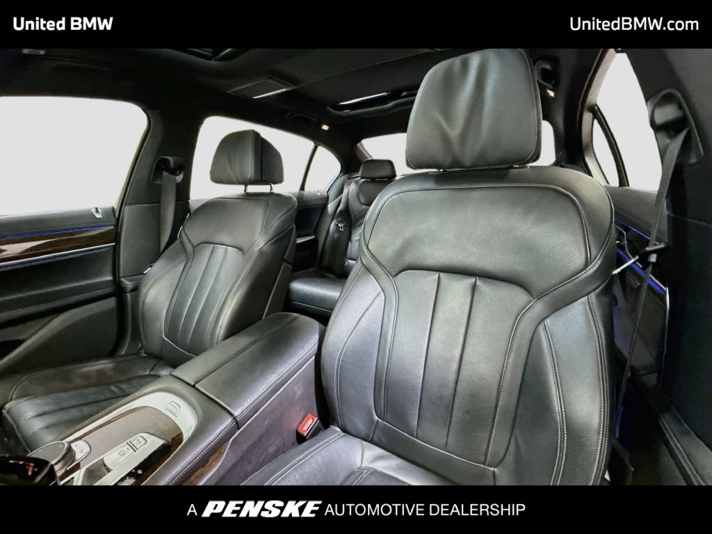 Used 2020 BMW 740i w/ M Sport Package RWD image 12