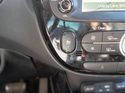 Used 2016 Kia Soul ! w/ Premium Package FWD image 23