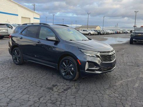 Certified 2022 Chevrolet Equinox RS image 2