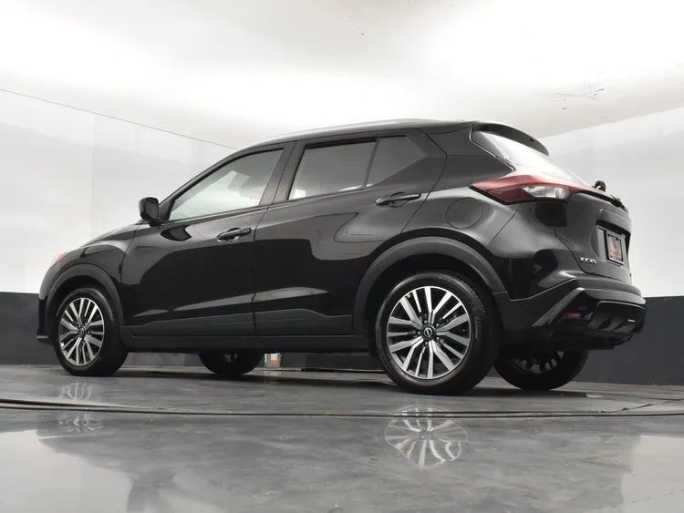 Used 2024 Nissan Kicks SV FWD image 12