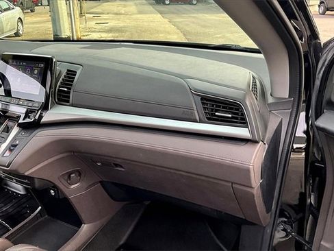 Used 2018 Honda Odyssey Touring image 16