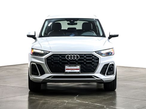 Used 2022 Audi Q5 2.0T Premium w/ Convenience Package image 3