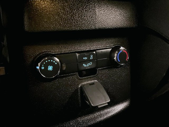 Used 2017 Ford Explorer XLT FWD image 34