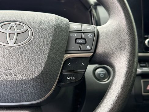 Used 2025 Toyota Camry LE FWD image 20