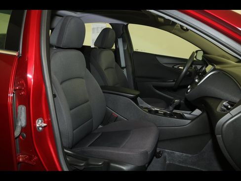 Used 2024 Chevrolet Malibu LT image 29