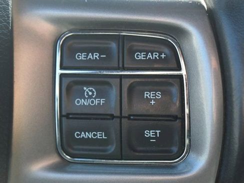 Used 2017 RAM 1500 Limited image 28