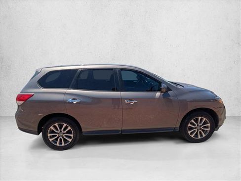 Used 2013 Nissan Pathfinder S AWD/4WD image 4