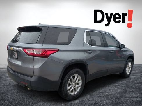 Used 2021 Chevrolet Traverse LS FWD image 3
