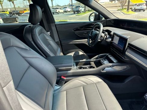 Certified 2024 Lincoln Nautilus Premier w/ Jet Appearance Package image 24