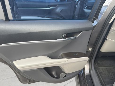 Used 2022 Toyota Camry SE w/ Convenience Package FWD image 19