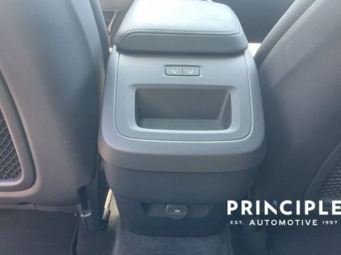 Certified 2025 Volvo XC60 B5 Core image 33