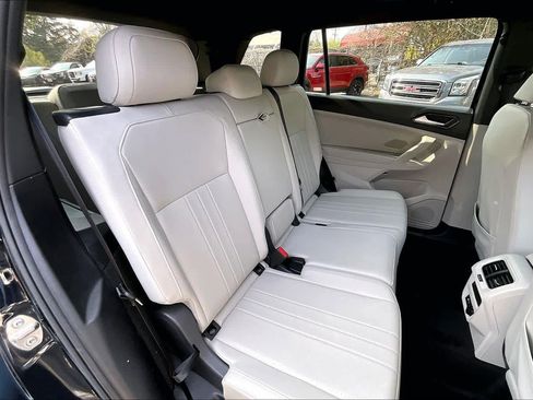 Certified 2022 Volkswagen Tiguan SE R-Line image 19