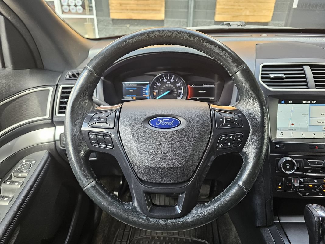 Used 2017 Ford Explorer XLT w/ Equipment Group 202A AWD/4WD image 22