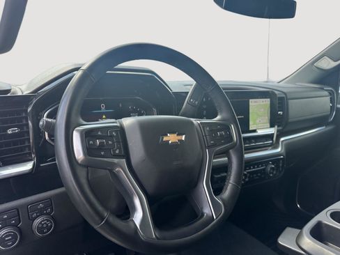 Used 2025 Chevrolet Silverado 2500 LT w/ Convenience Package AWD/4WD image 11