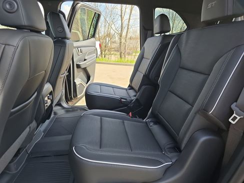New 2026 Buick Enclave Sport Touring w/ LPO, Floor Liner Package AWD/4WD image 15