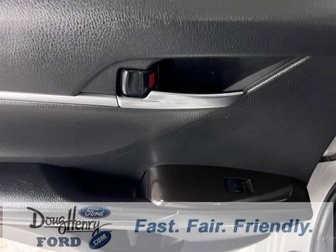 Used 2022 Toyota Camry SE w/ Convenience Package image 28