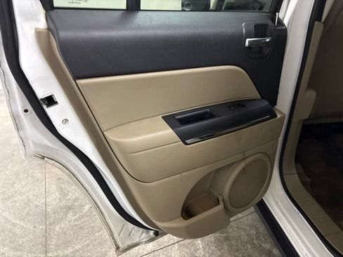 Used 2014 Jeep Patriot Limited w/ Sun/Sound Group AWD/4WD image 16