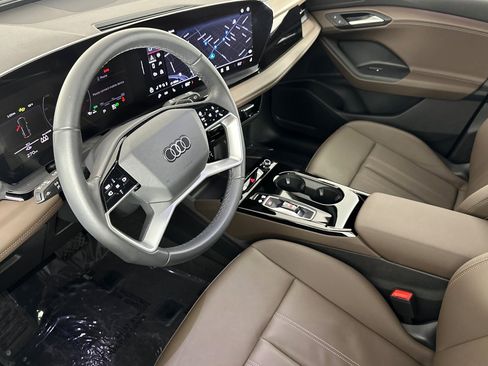 Used 2025 Audi Q6 e-tron Premium w/ Convenience Package image 9