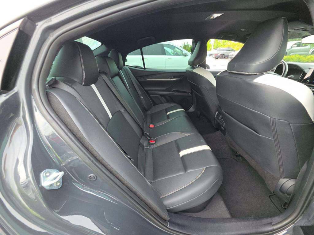 Used 2025 Toyota Camry SE w/ Convenience Package FWD image 14