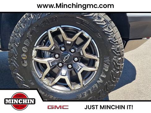 Used 2024 Chevrolet Colorado ZR2 w/ ZR2 Convenience Package III AWD/4WD image 8