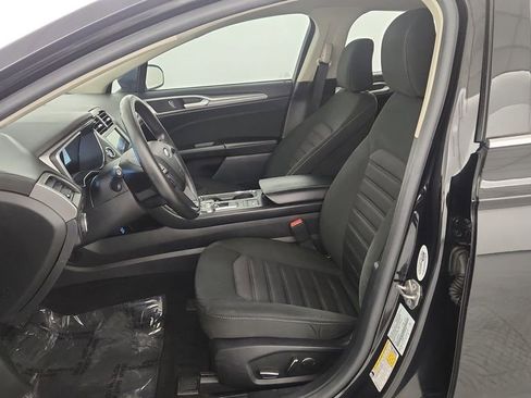 Used 2020 Ford Fusion SE image 5