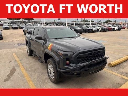 Used 2025 Toyota Tacoma SR5 AWD/4WD image 1