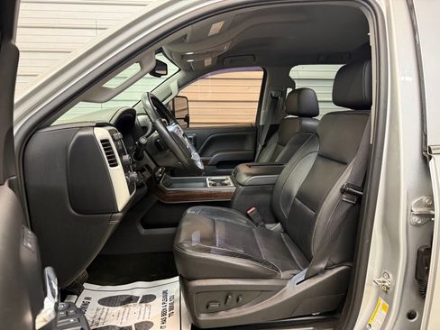 Used 2018 GMC Sierra 2500 SLT w/ Snow Plow Prep Package image 8