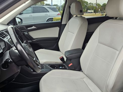 Used 2018 Volkswagen Tiguan SE image 26