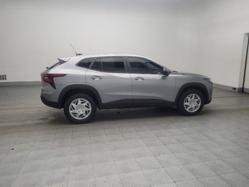 Used 2024 Chevrolet Trax LS image 10