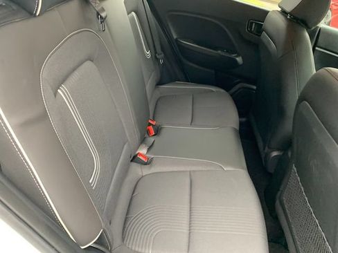 Certified 2023 Hyundai Venue Limited FWD image 14