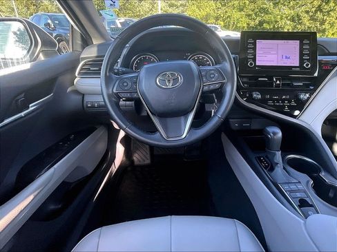 Used 2024 Toyota Camry SE AWD/4WD image 17