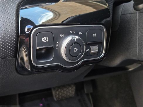 Used 2020 Mercedes-Benz CLA 250 image 20