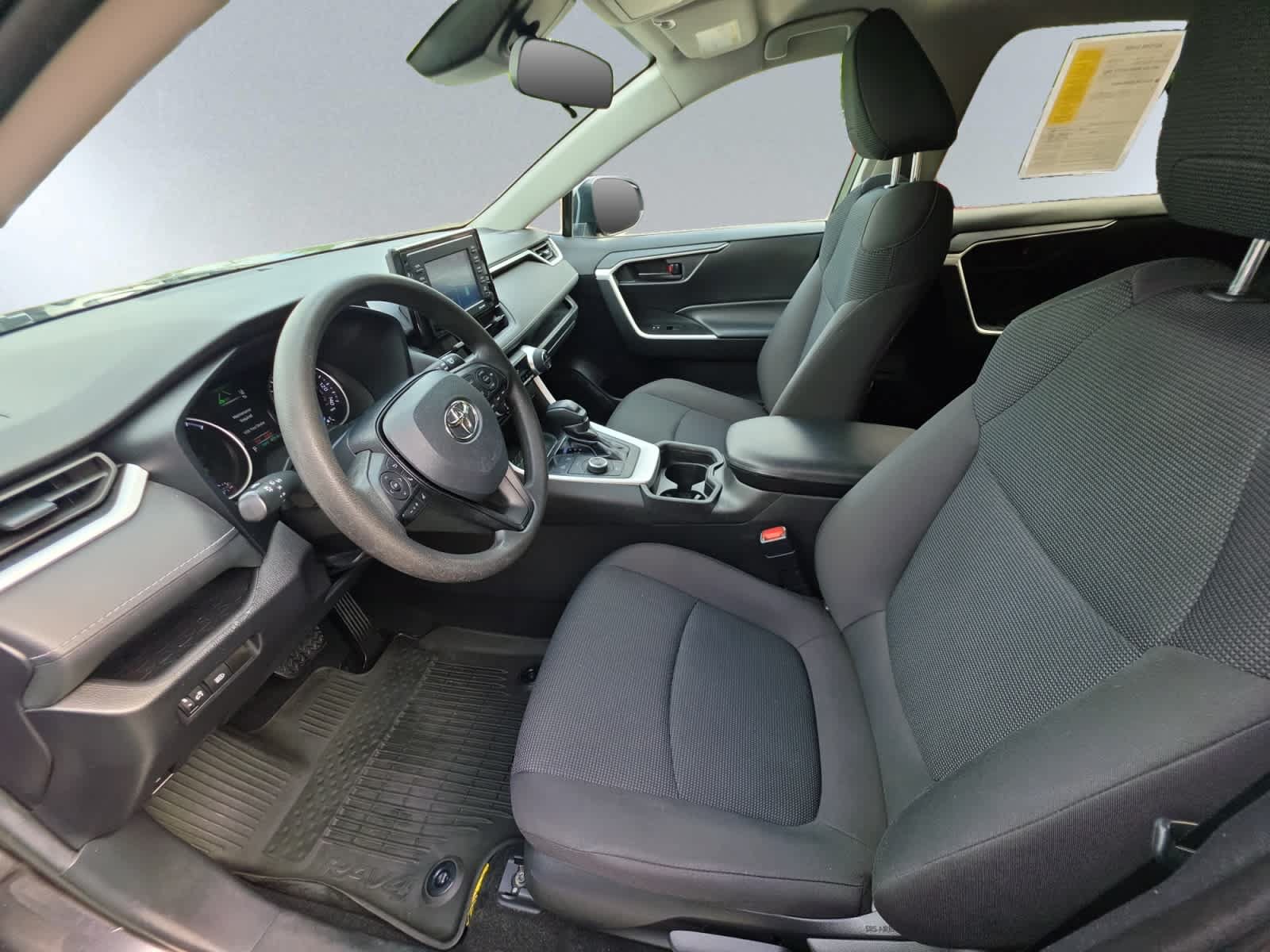 Used 2021 Toyota RAV4 LE AWD/4WD image 15