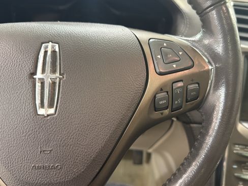 Used 2013 Lincoln MKX FWD image 13